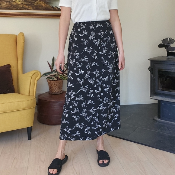 Vintage Dresses & Skirts - Floral wrap skirt